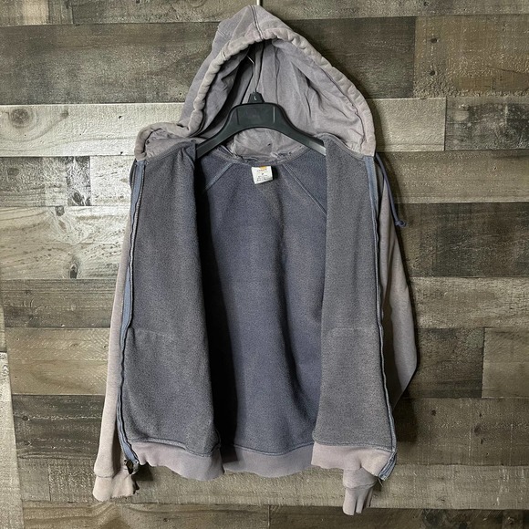 SOLD Carhartt Womens Full Zip Hoodie Medium - Picture 2 of 3